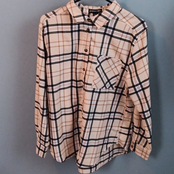 Streetwear Society Tops - Womans Large Plaid